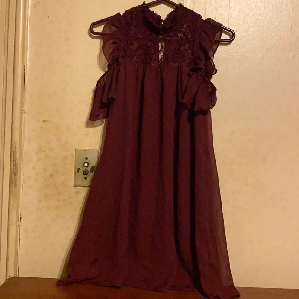 Bailey Blue cold shoulder baby doll dress sz. S